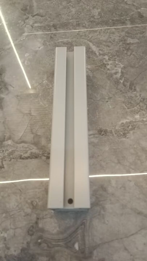 巴士铝型材出风口