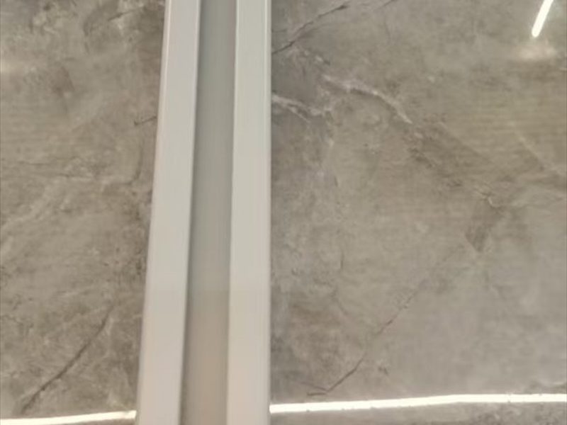 巴士铝型材门窗框
