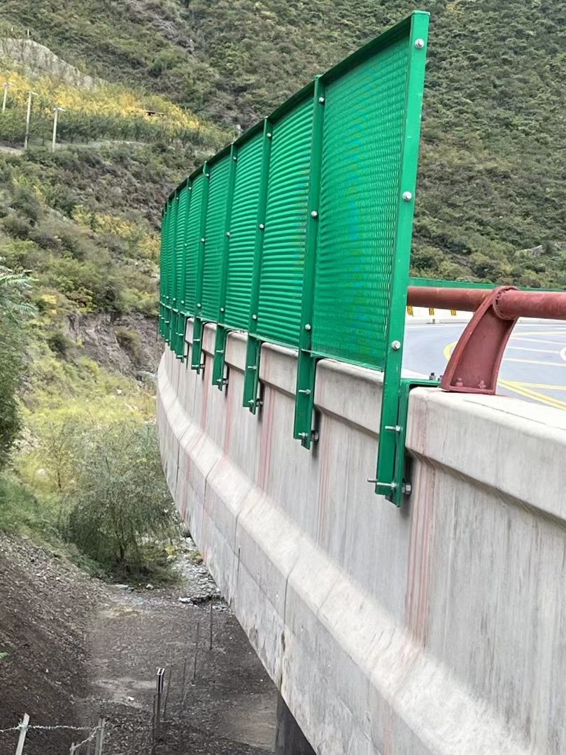 高速公路护栏网