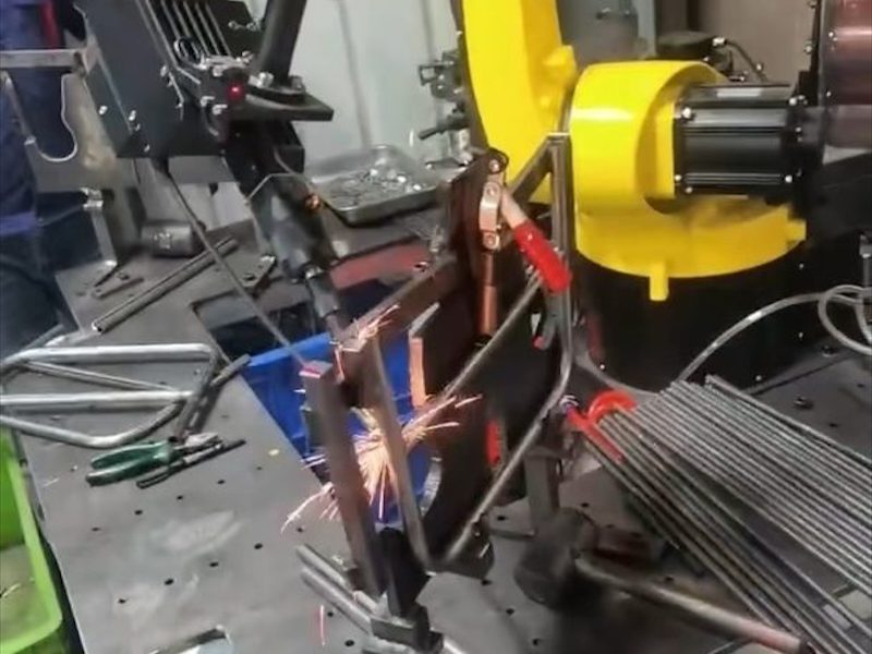 铁艺焊接机械手臂