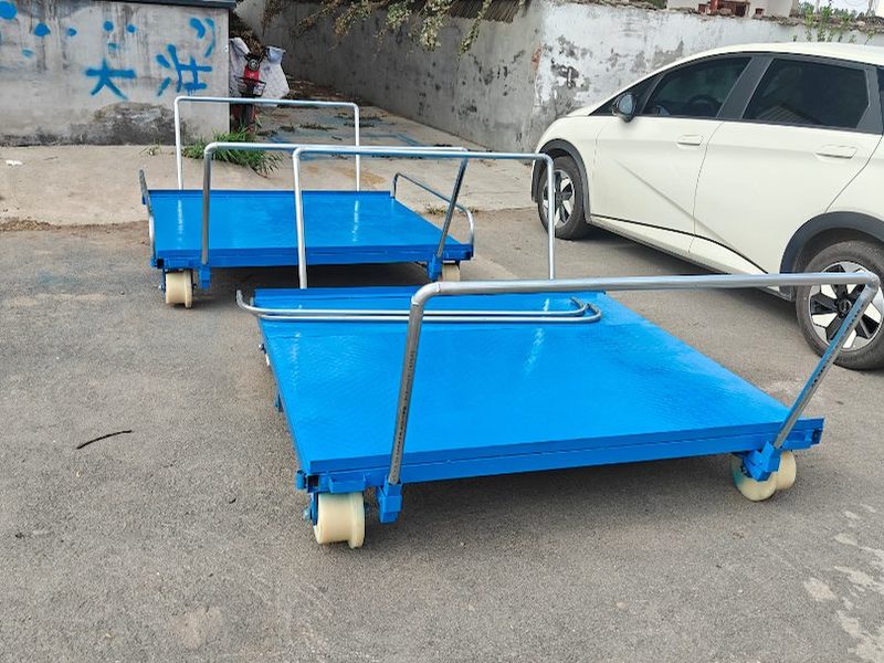 轨道运输车