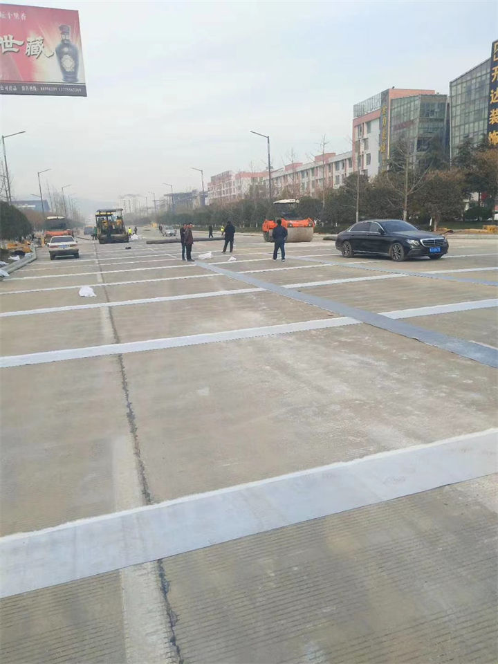 公路抗裂贴