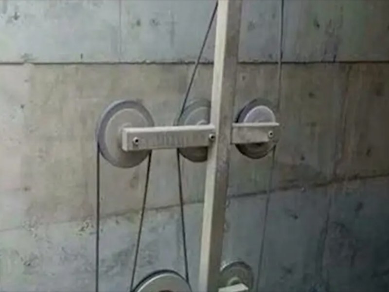 拆除打孔