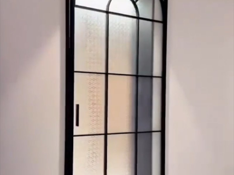 阳台电动窗