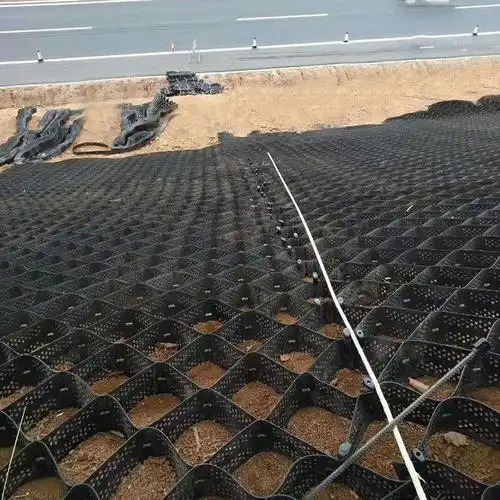 边坡土工格室