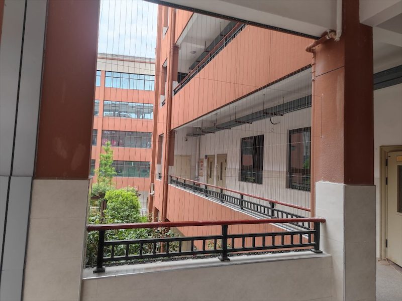 学校隐形防护网