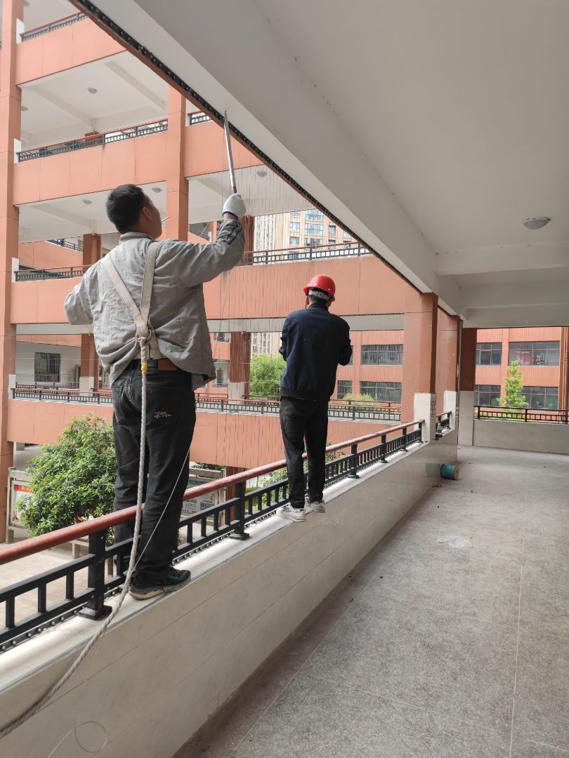 学校隐形防护网