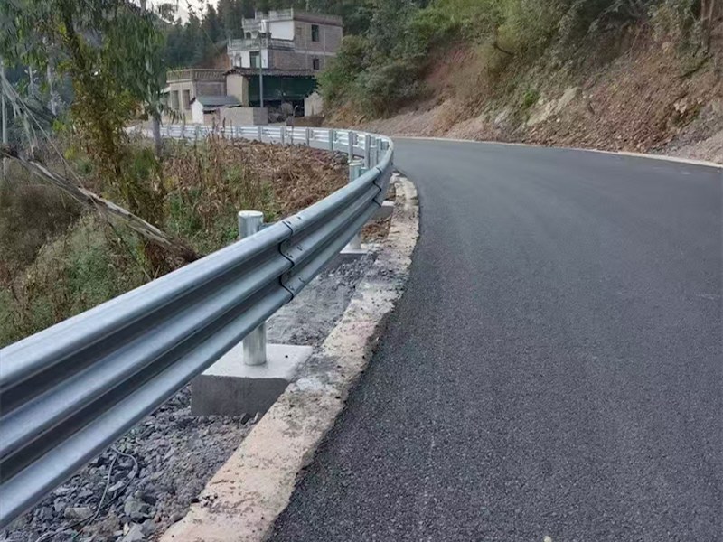 Q235波形护栏