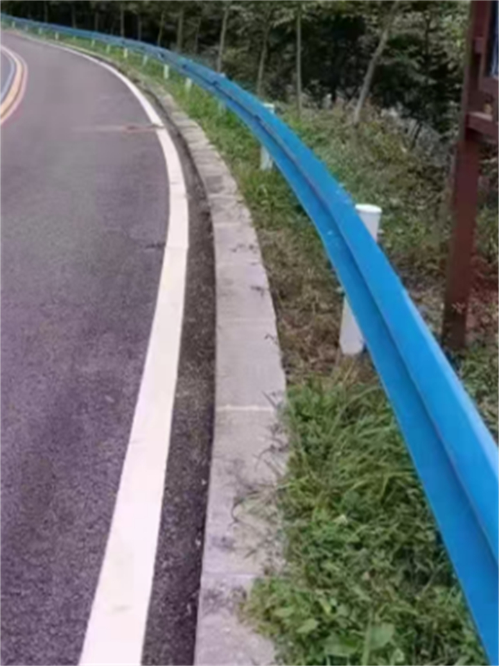波形道路护栏