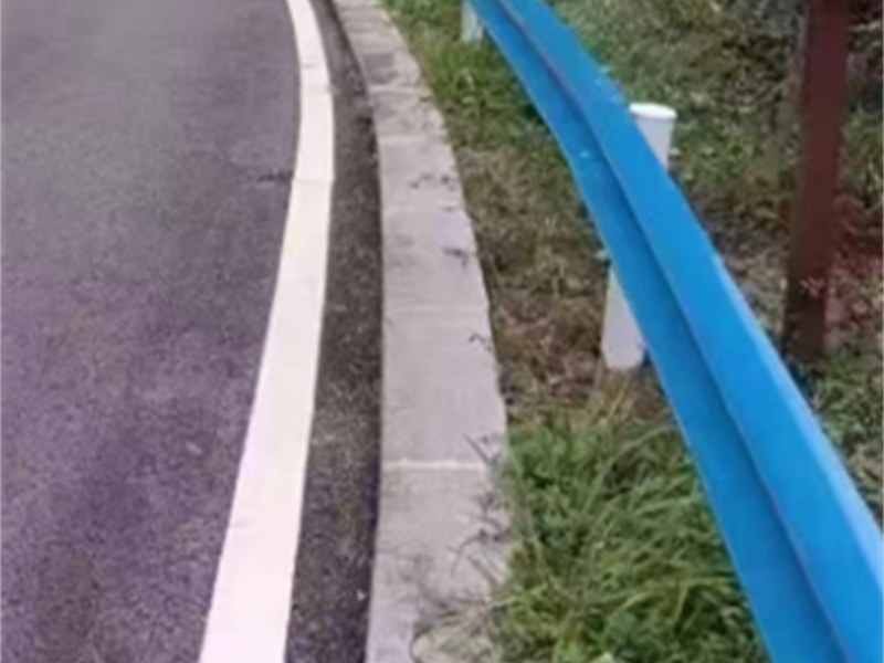 波形道路护栏