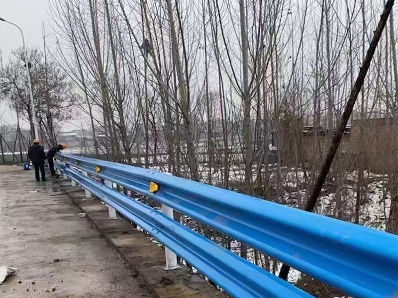 公路波形护栏