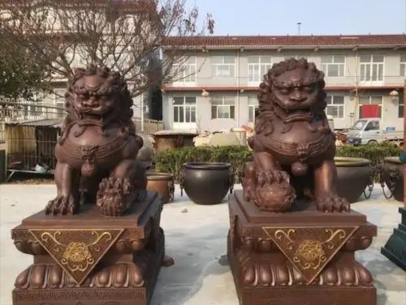 铜人雕塑
