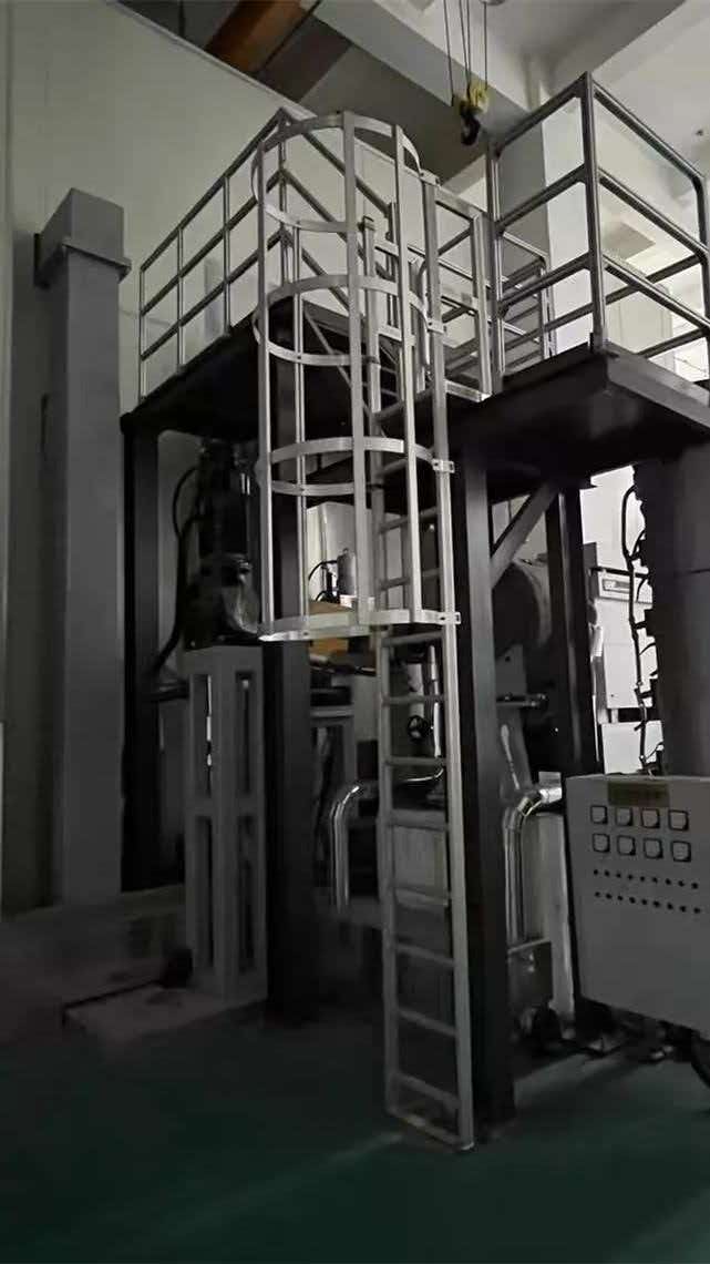 梯笼爬梯