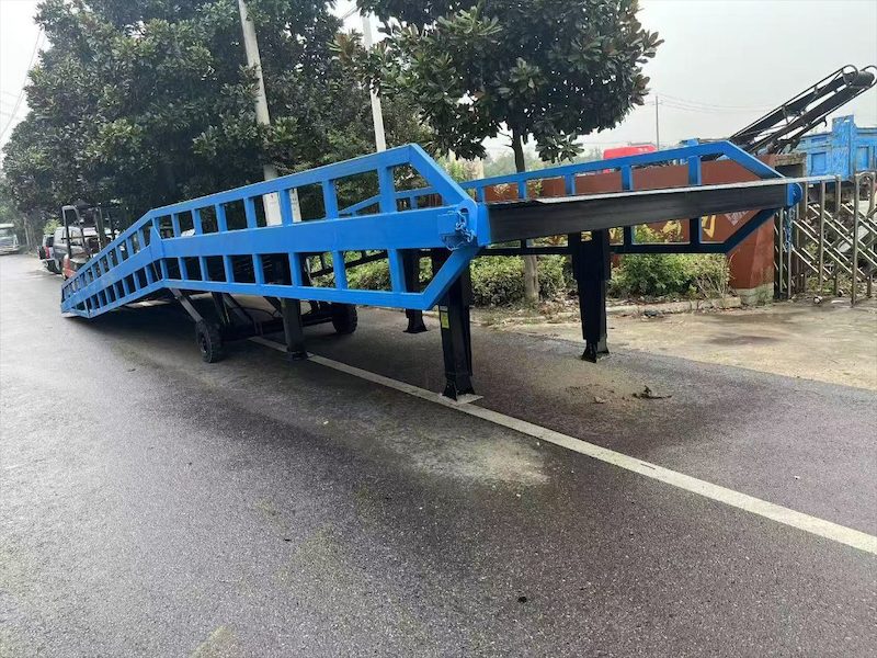 半电动堆高车