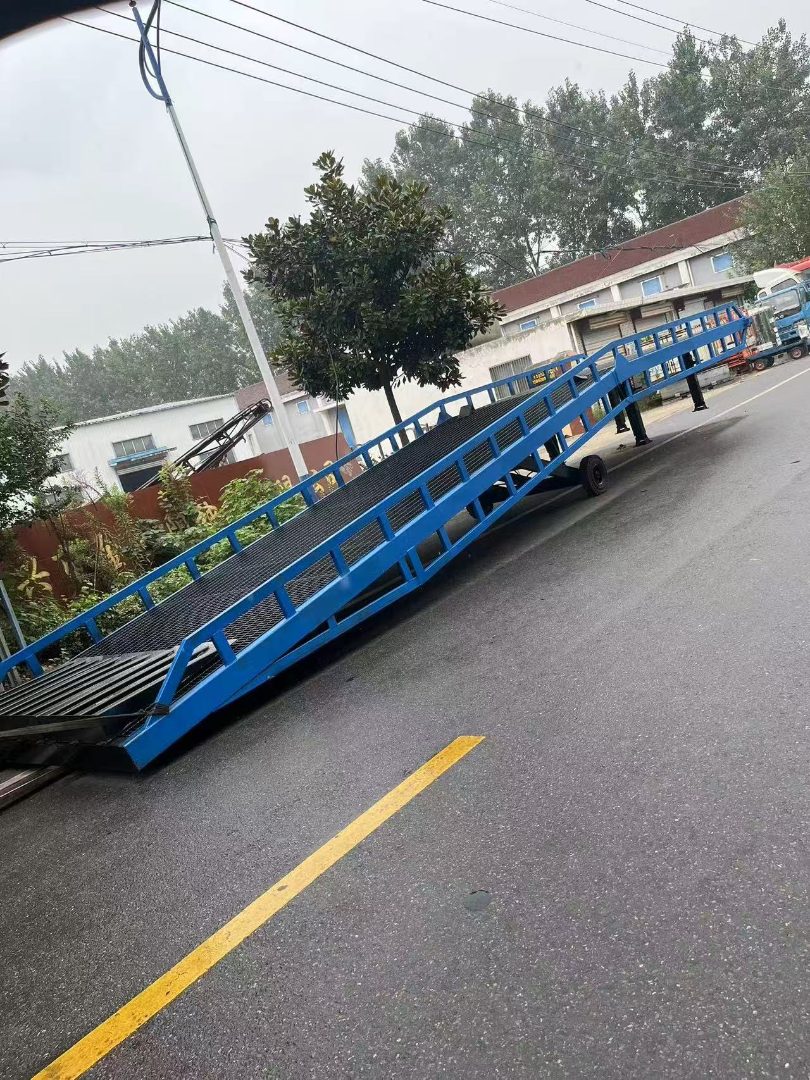 站驾式堆高叉车