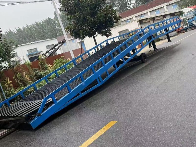 站驾式堆高叉车