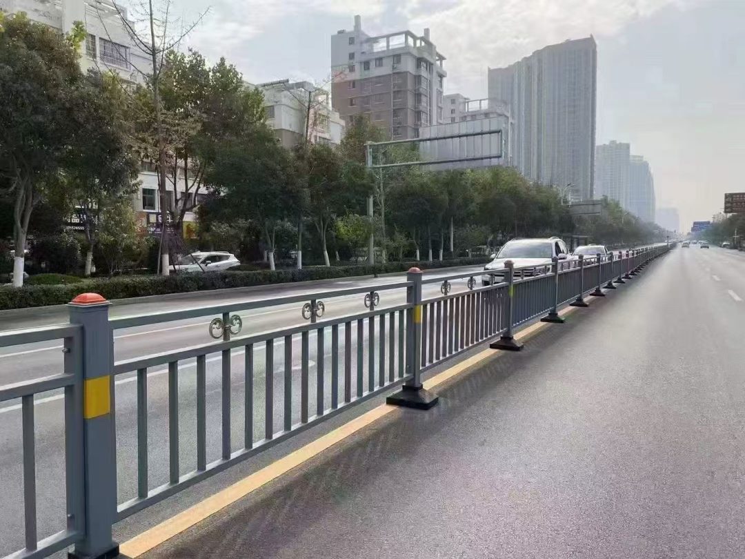 交通护栏